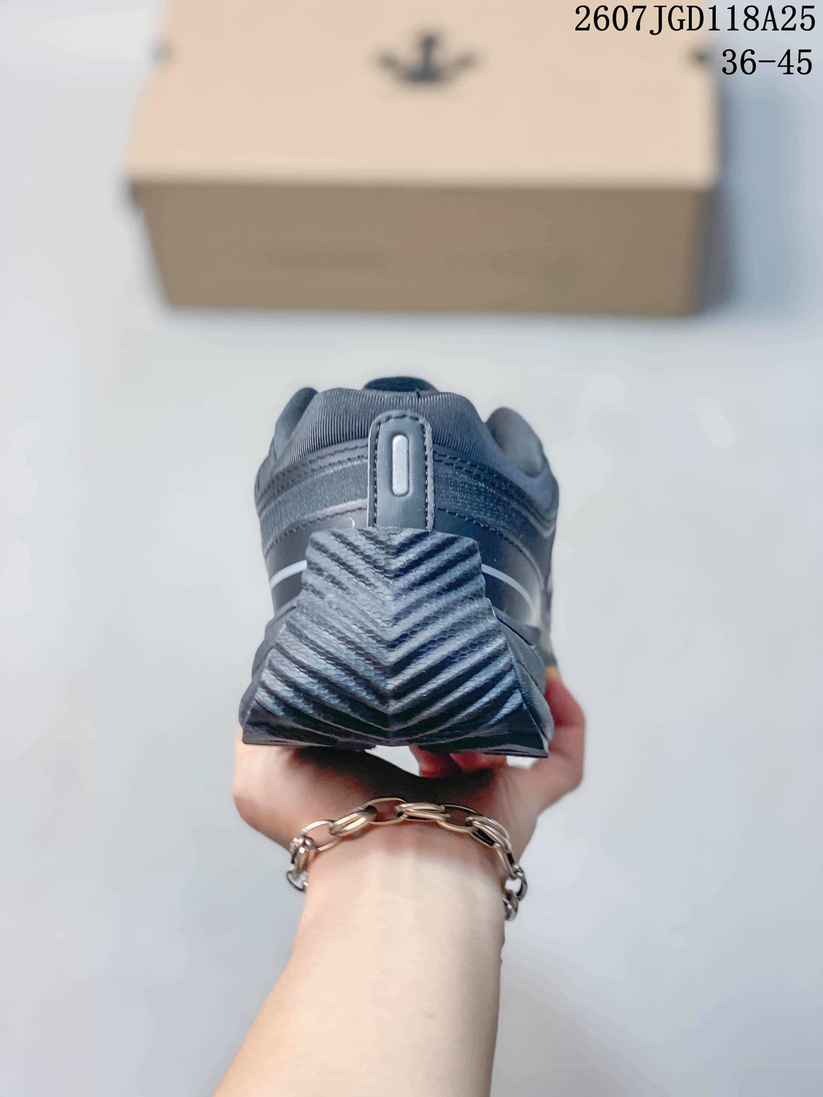 DESCENTE TERRAIND Low-Top Hiking Shoes Dark Gray SQ323LCR92
