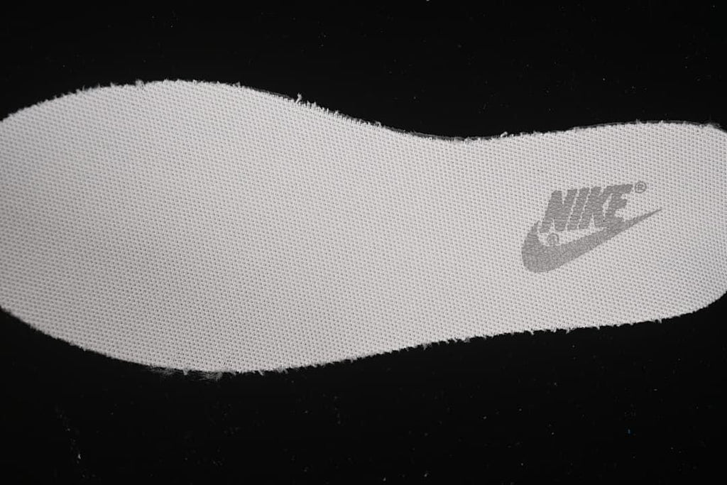 Nike SB Dunk Low Mocha White Sneakers