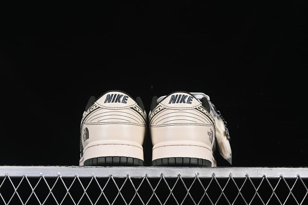 Nike SB Dunk Low The North Face CDG Sneaker DM6868-015