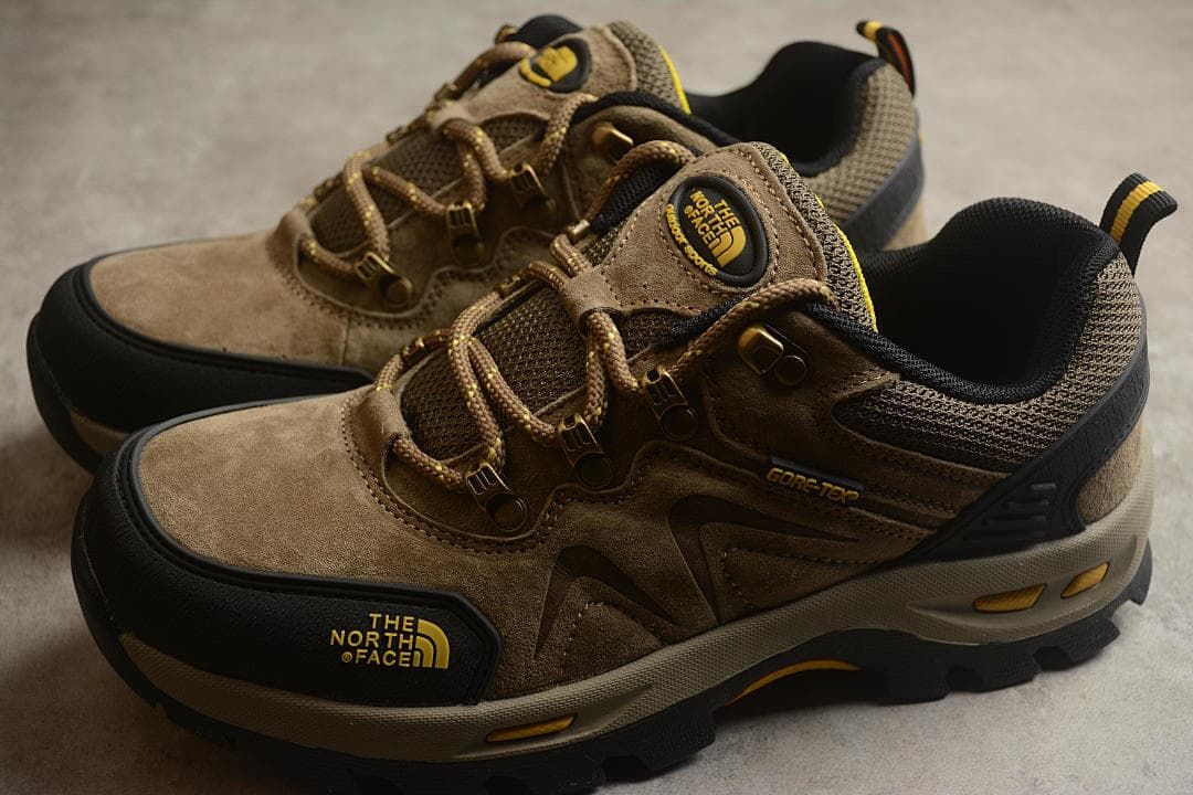 The North Face Cedar Mesa 816B Hiking Shoes, Sand