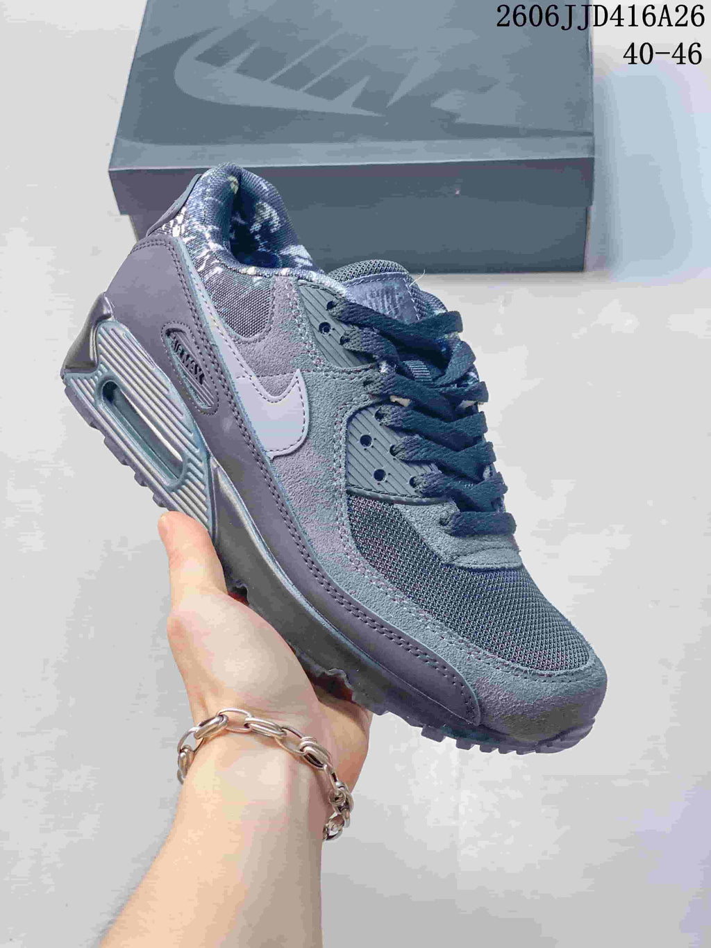 Nike Air Max 90 Retro Sneakers