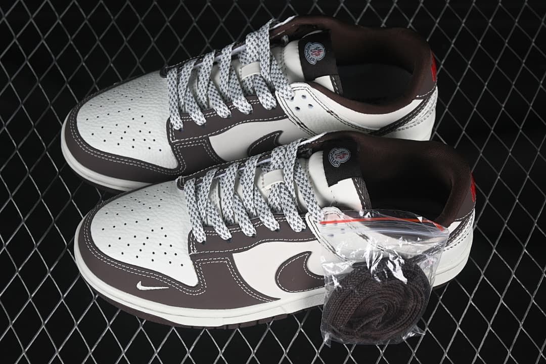 Nike SB Dunk Low Moncler Collaboration Sneakers Cream Brown
