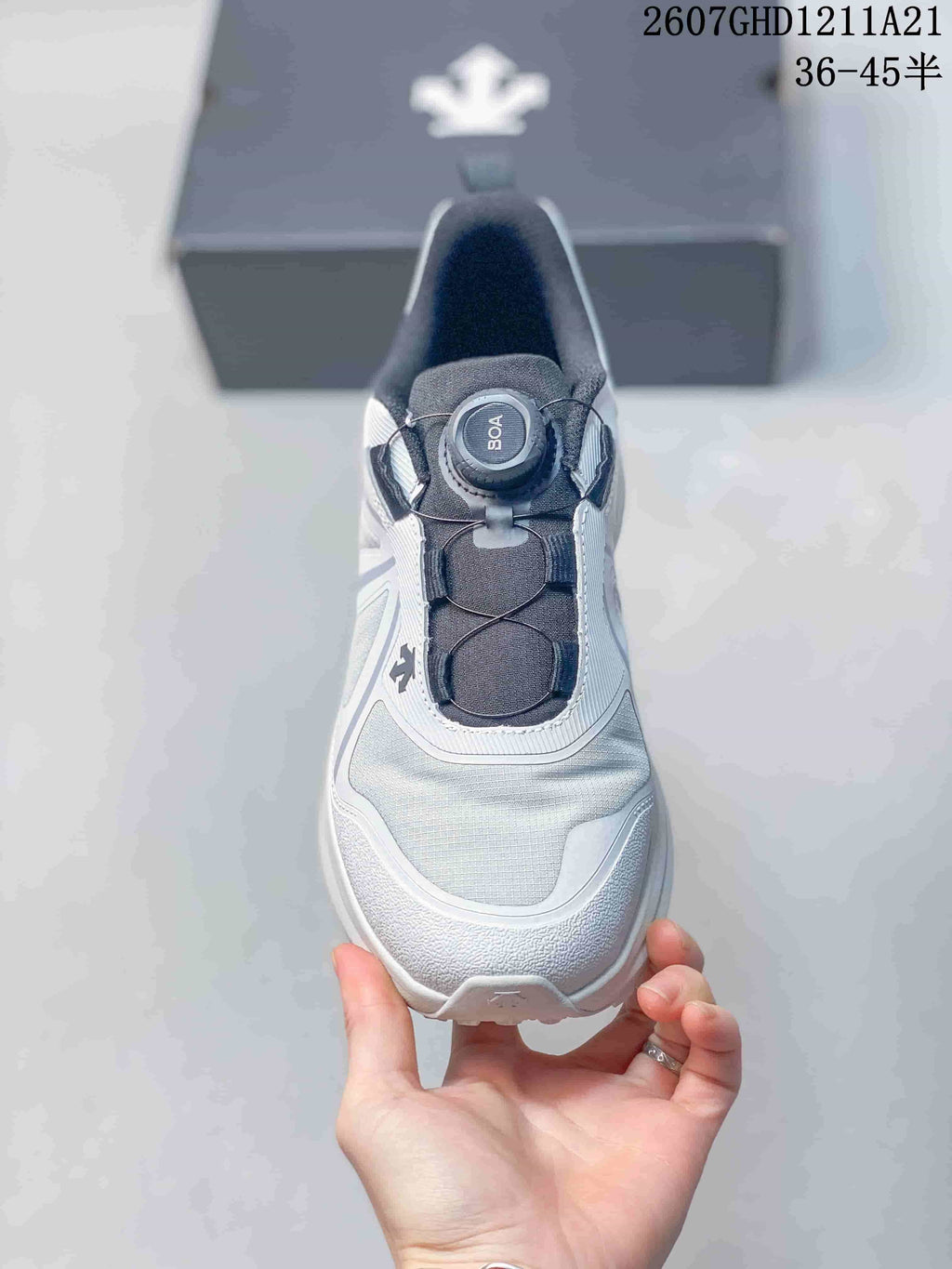 DESCENTE LAVITATE WIRE 3.0 White Gray Sneakers 2607GHD1211A21