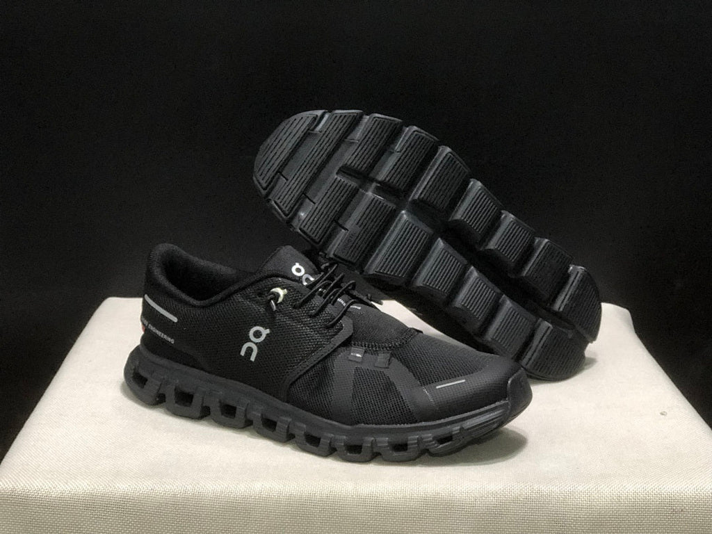 On Cloud 6 Black Sneakers