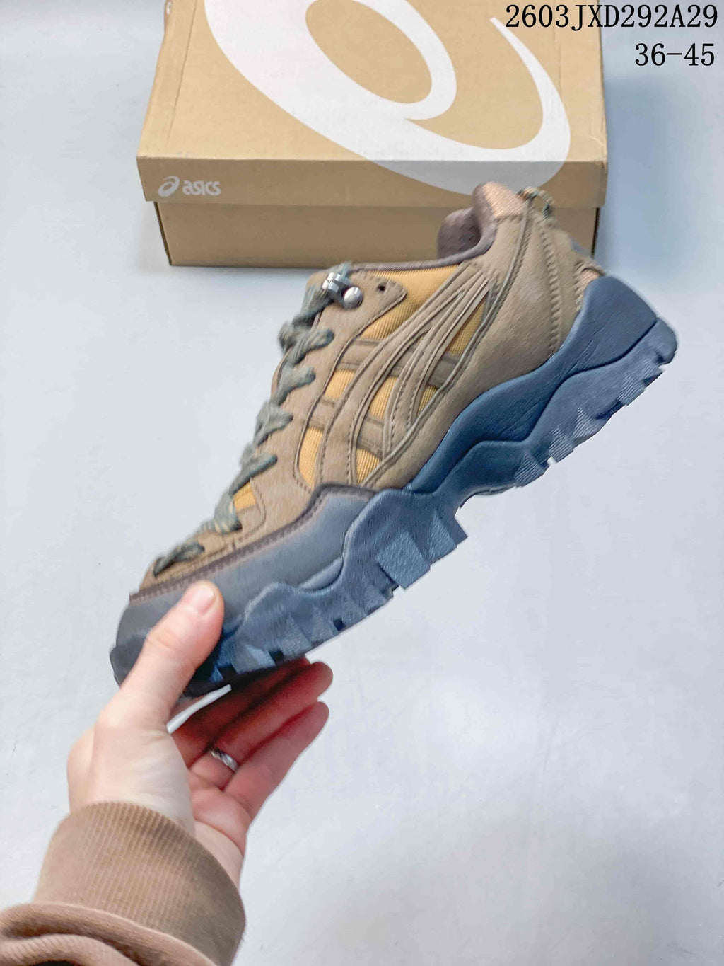 ASICS GEL-Pickax Outdoor Sneakers Tan Grey 1203A983-020