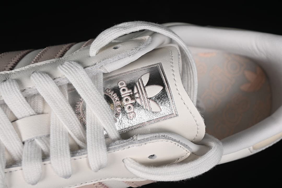 adidas Samba OG Vegan IH2751 Sneakers in White and Pink