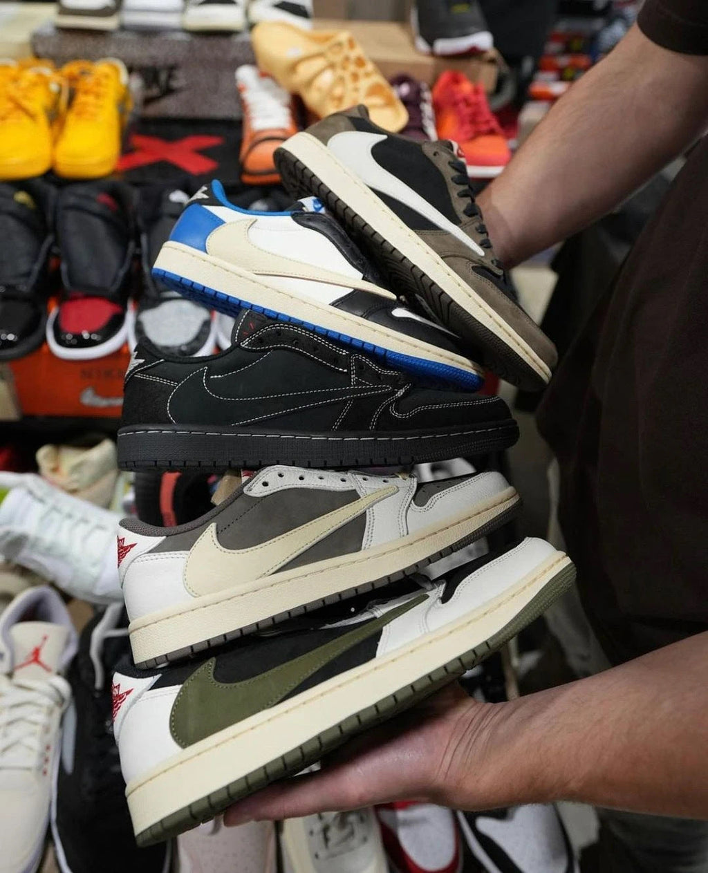 Nike Air Jordan 1 Low Travis Scott Olive Sneakers DZ4137-106