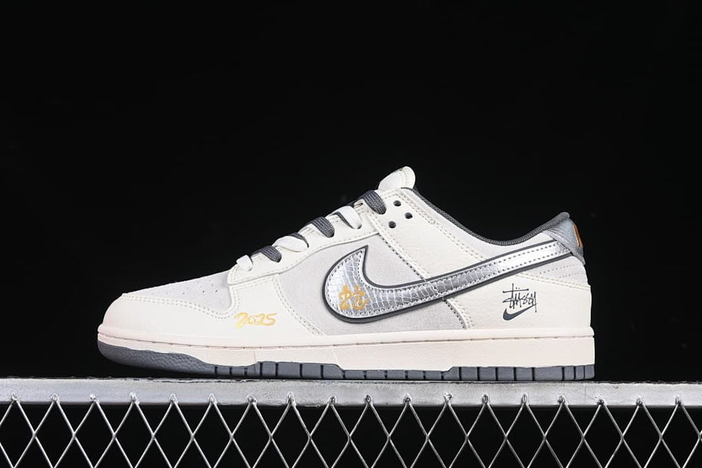 Nike Dunk Low Stüssy Snake-Year Sneakers DM6868-008
