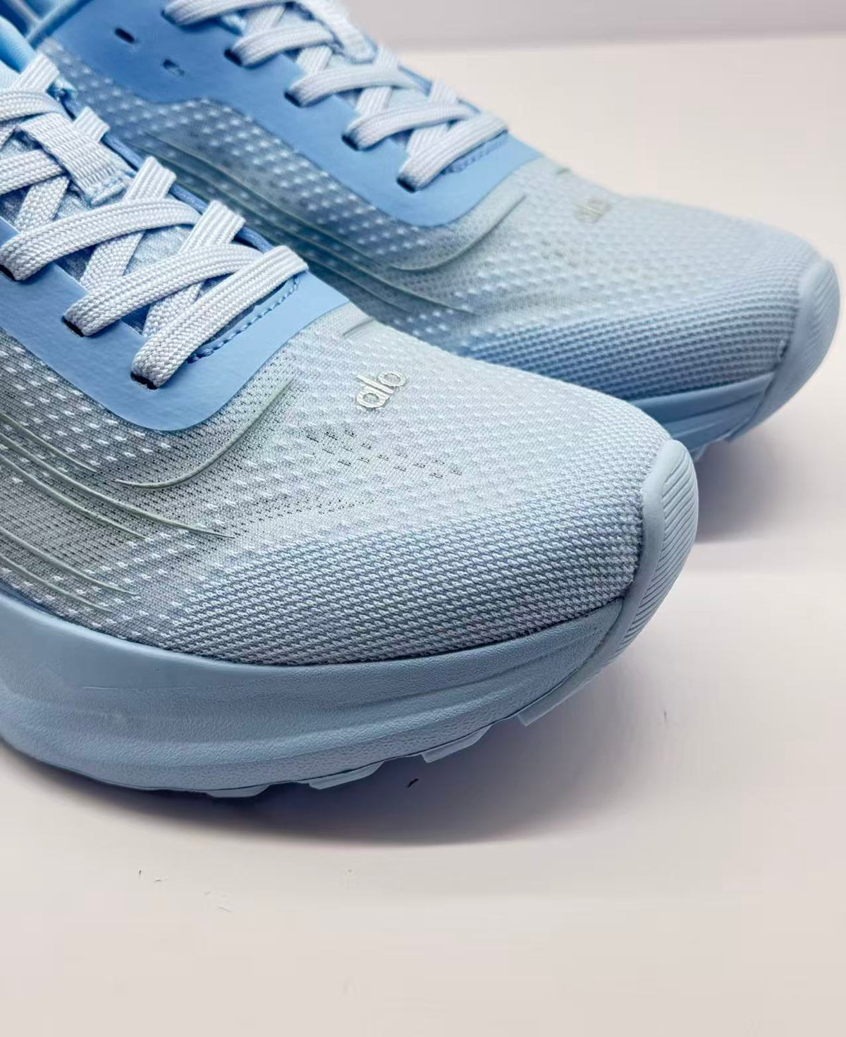 Alo Runner Sneakers Light Blue