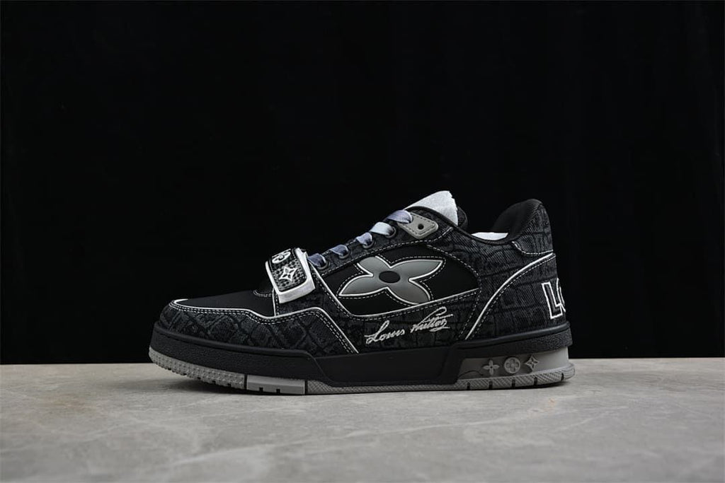 Louis Vuitton Trainer Sneaker in Black, Style BM0159T