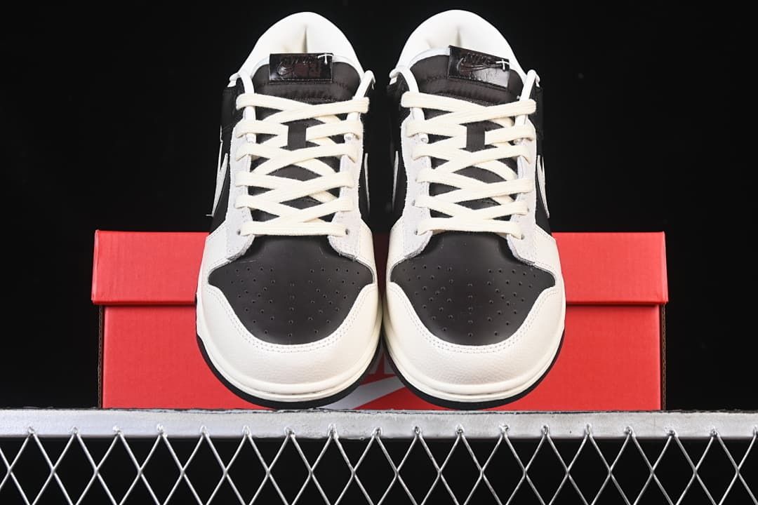 Nike SB Dunk Low Black and White Sneaker IH7333-200