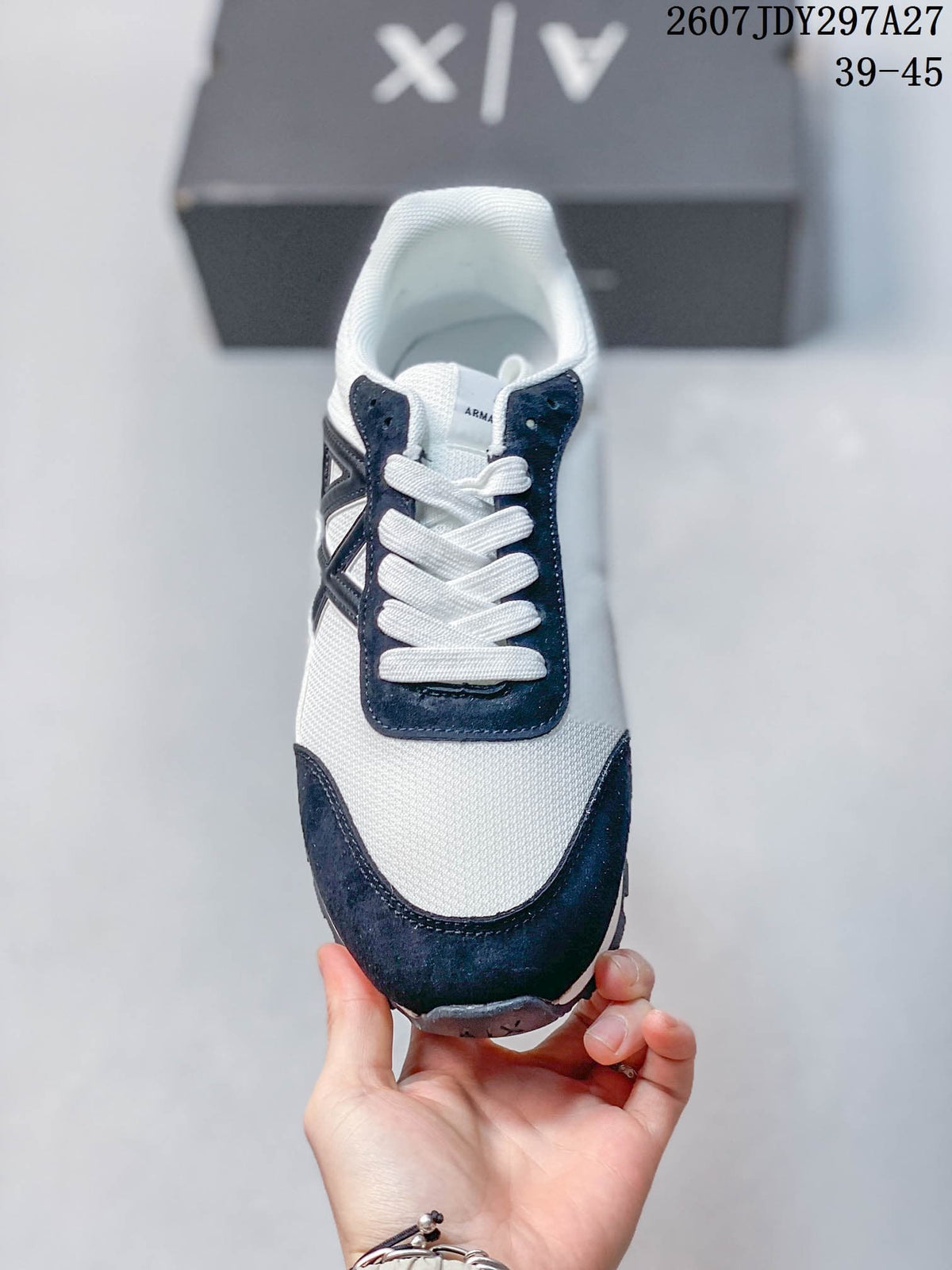 Armani Exchange Low-Top Sneakers White and Navy JDY297A27