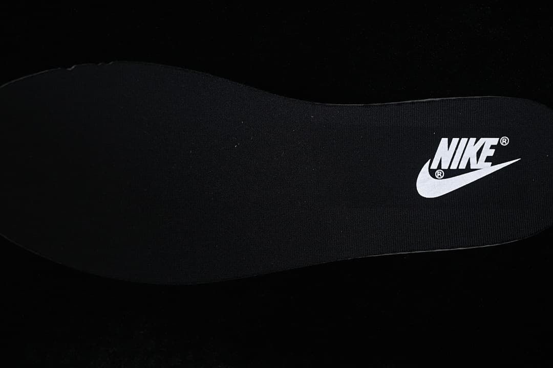 Nike Dunk Low SE Black and White Sneakers HQ7487-100
