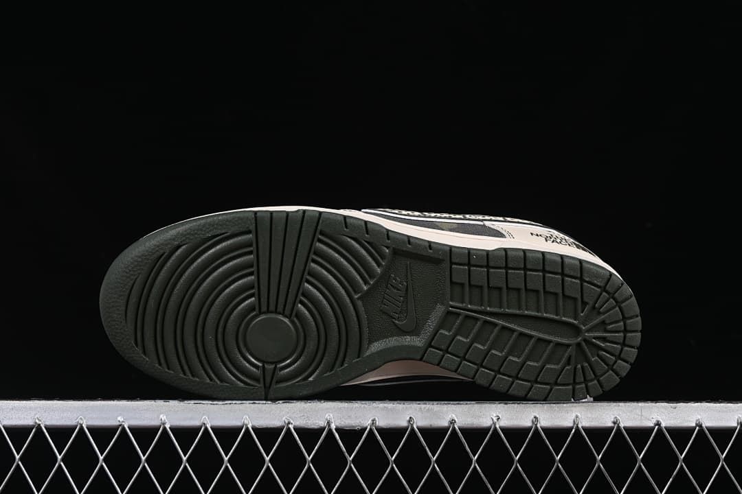 Nike SB Dunk Low The North Face CDG Sneaker DM6868-015