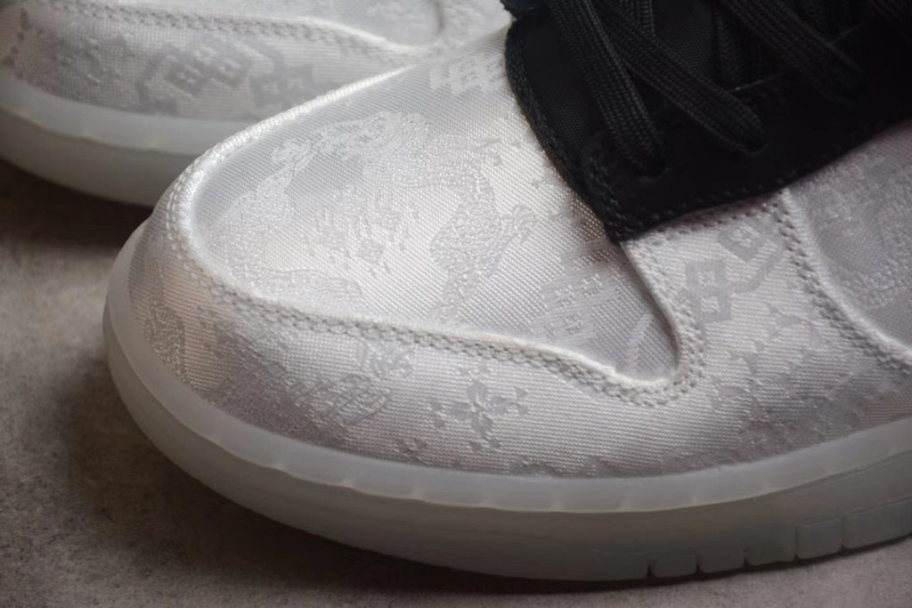 Nike SB Low-Top Sneakers White Black FN0315-110