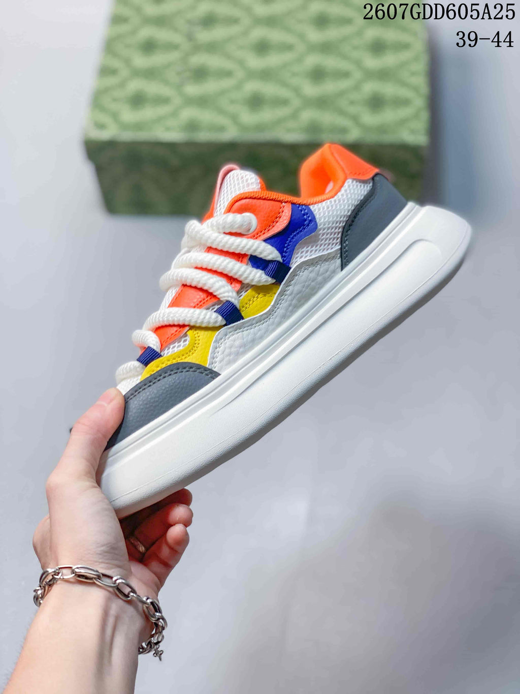 Gucci Senma Color-Block Low-Top Sneakers 722050QEE