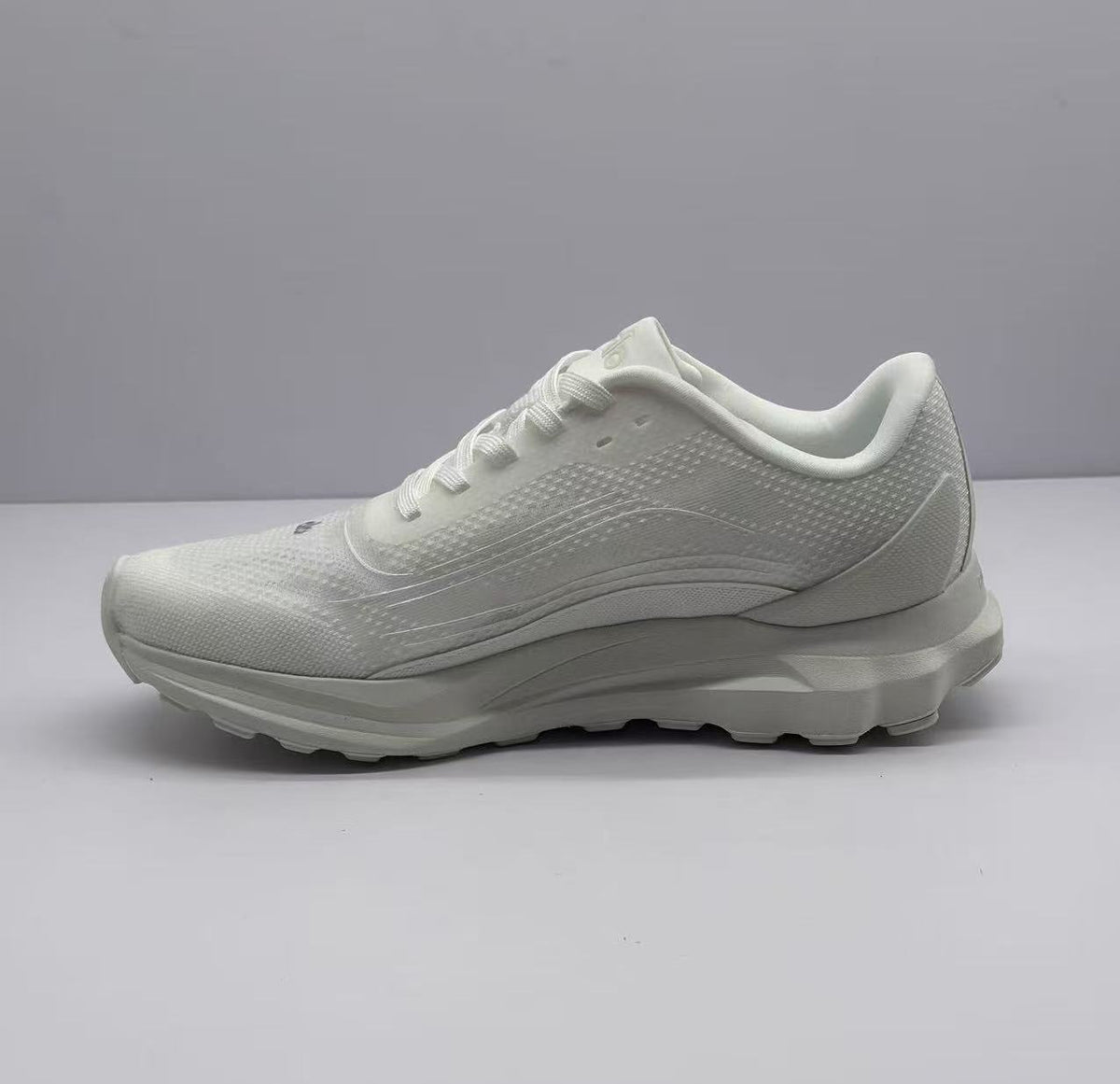 Alo White Low-Top Sneakers