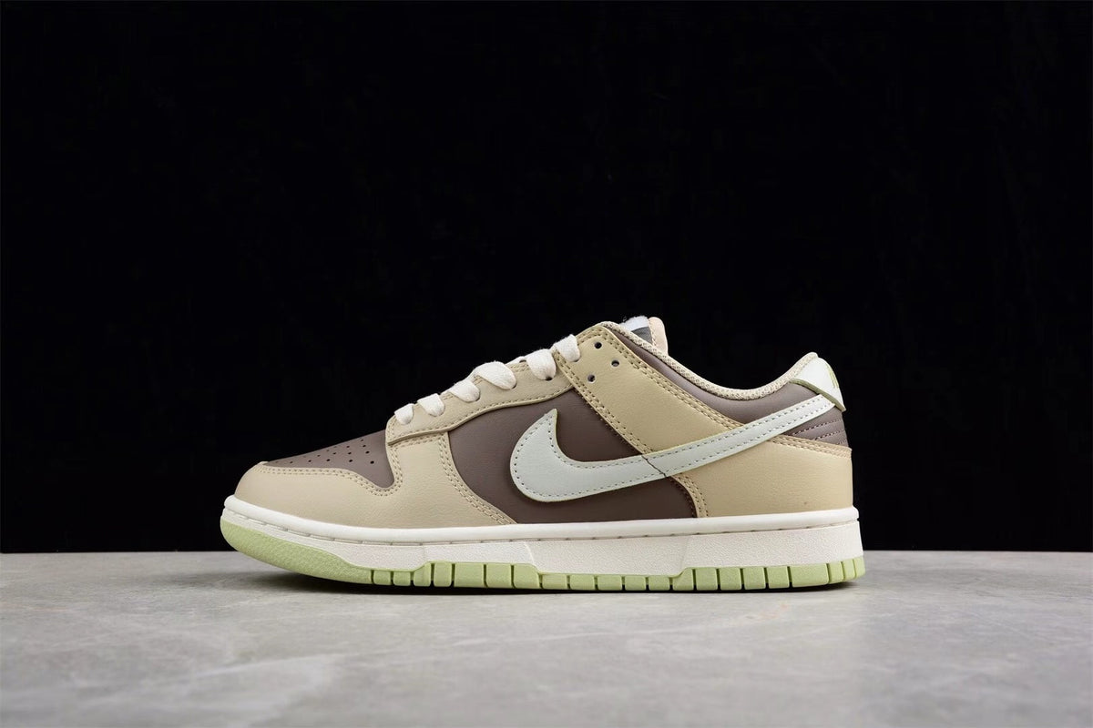 Nike SB Dunk Low Sneakers Beige Brown FB4961-012