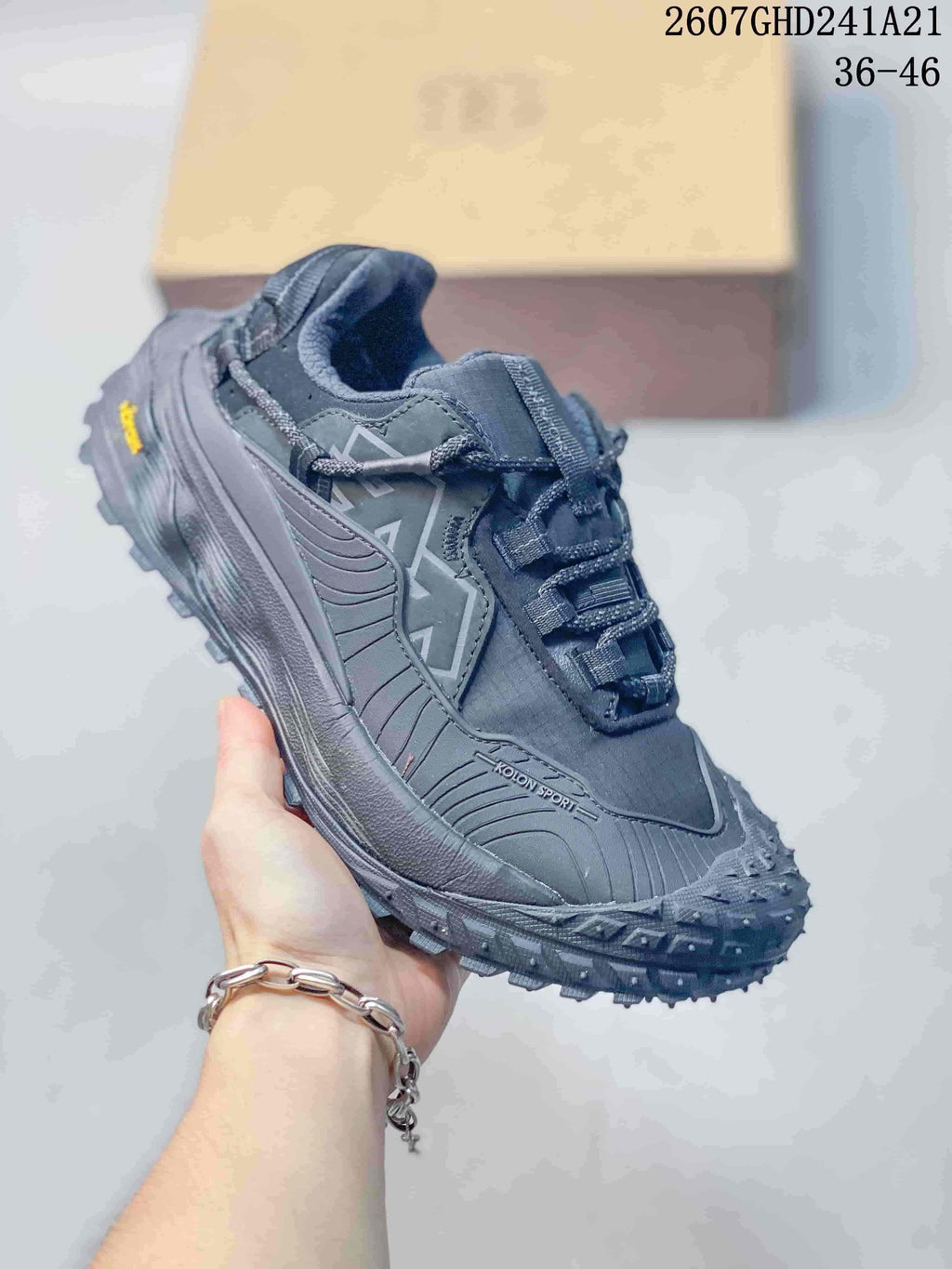 KOLON SPORT LIT CAMP Low-Top Hiking Sneakers 07GHD241A21