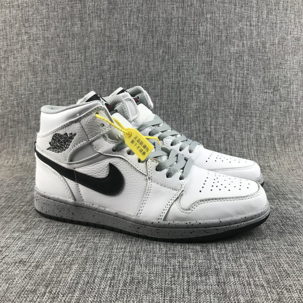 Air Jordan 1 Retro High OG White Grey Dot Sneakers
