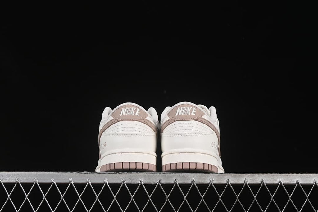 Nike SB Dunk Low Mocha White Sneakers