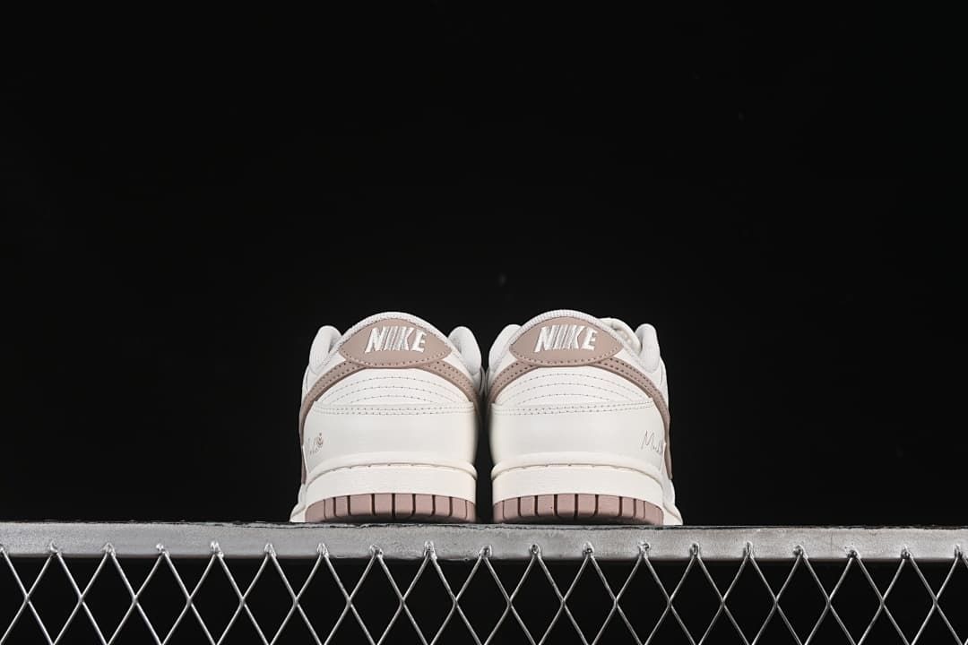 Nike SB Dunk Low Mocha White Sneakers
