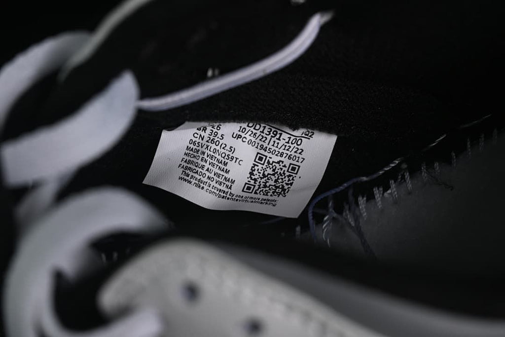 Nike SB Dunk Low Fujiwara Strap Sneakers DD1391-100