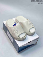 MLB New York Yankees Open-Toe Slide Sandals