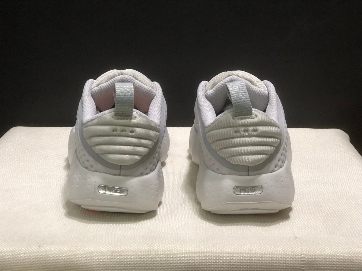 Nike Mind 002 White Textured Training Sneakers