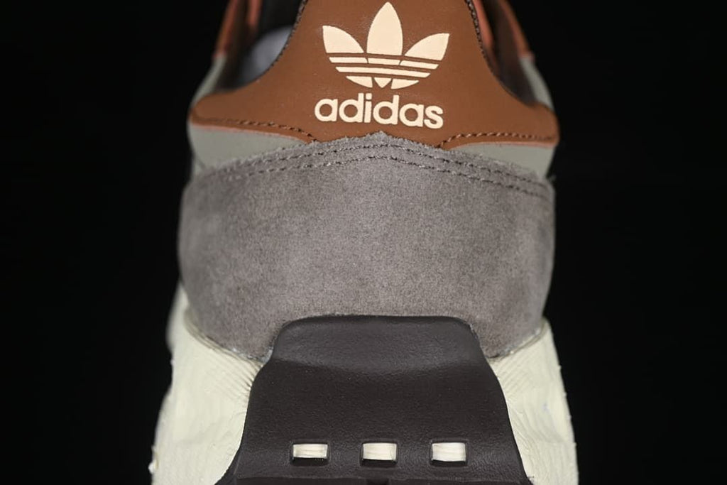 adidas Retropy E5 JH7190 Sneakers in Grey and Brown