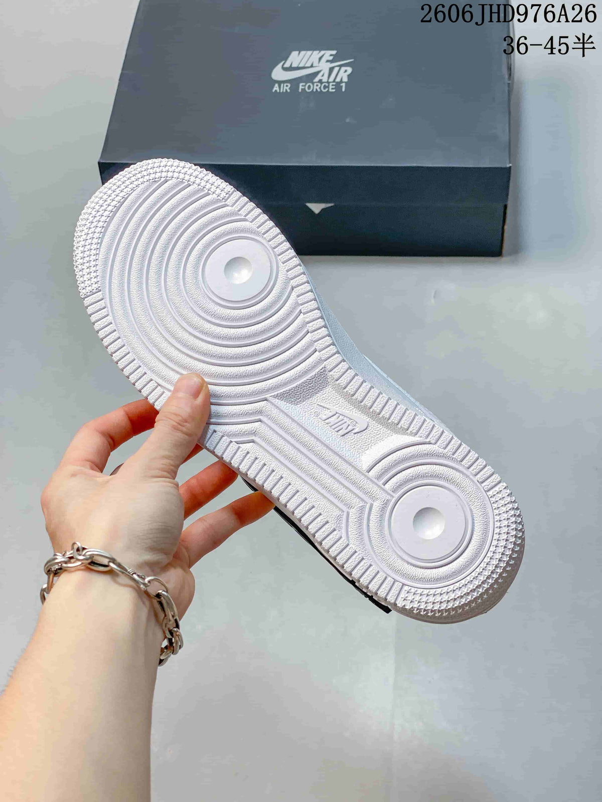Nike Air Force 1 '07 Low-Top Sneakers, White