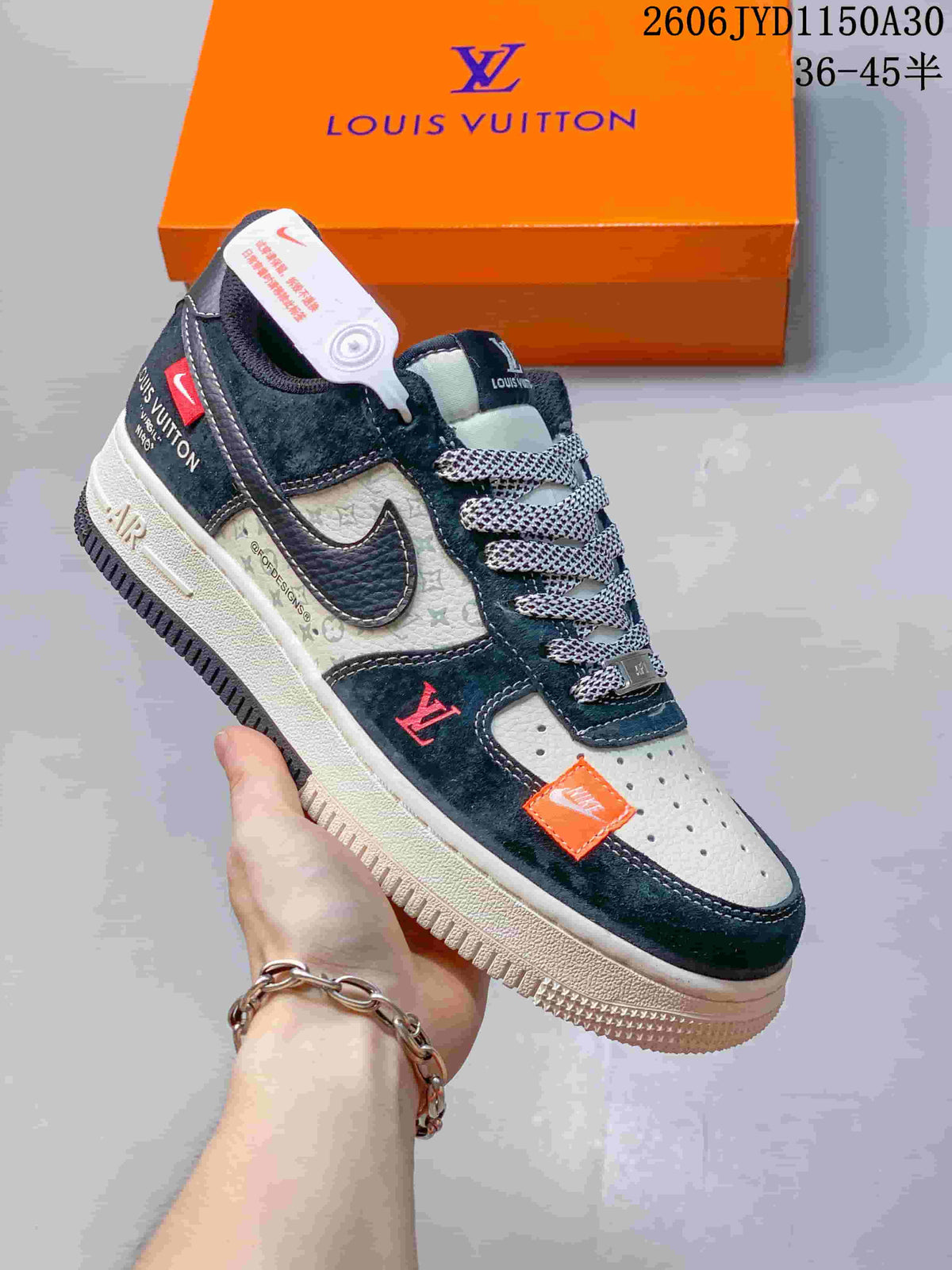 Nike Air Force 1 '07 Low Black and White Sneakers