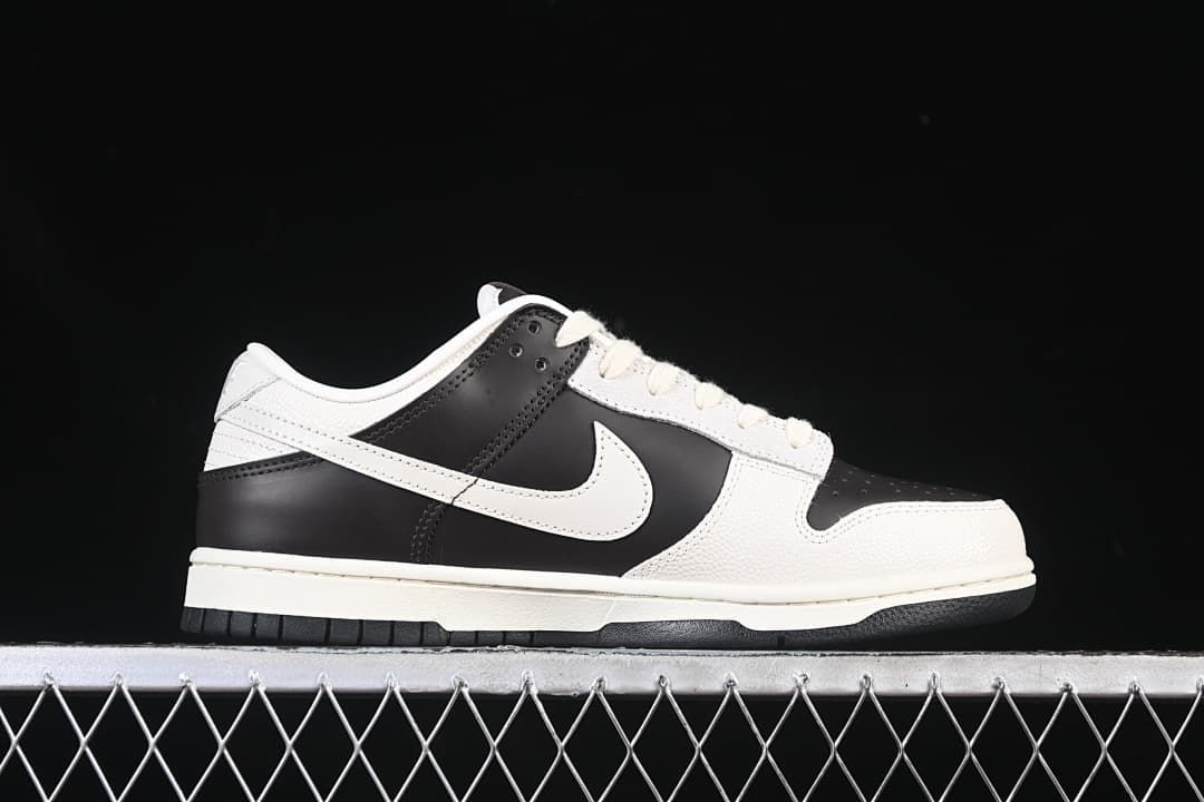 Nike SB Dunk Low Black and White Sneaker IH7333-200