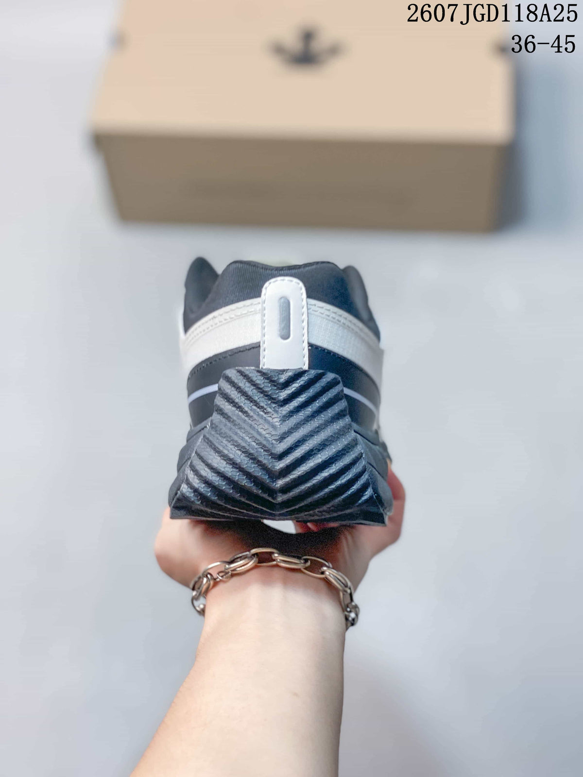 DESCENTE TERRAIND Low-Top Hiking Sneakers White Black