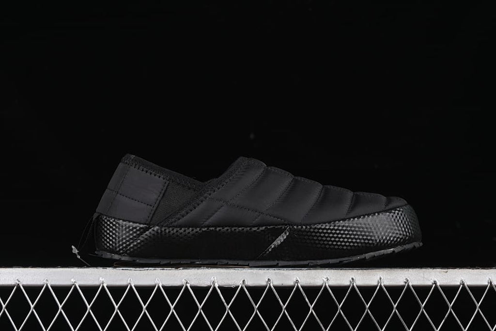 The North Face ThermoBall Traction Mule Black NFOA3UZN-KY4