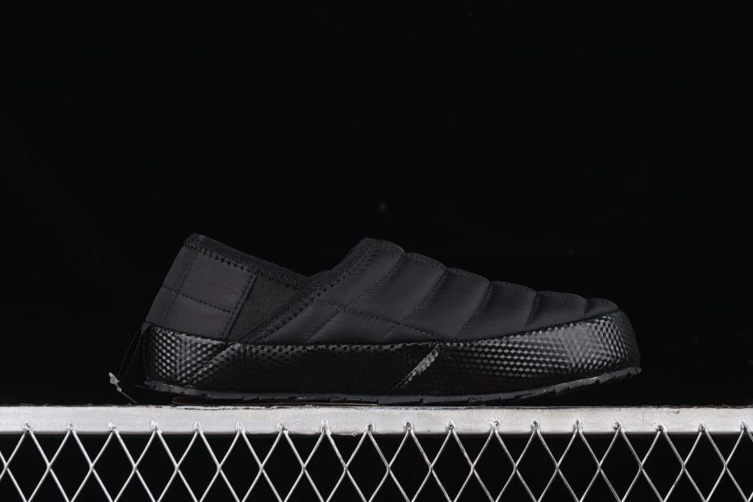 The North Face ThermoBall Traction Mule Black NFOA3UZN-KY4