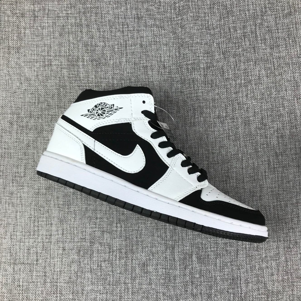 Jordan Air Jordan 1 Mid Black White Sneakers 554724-113