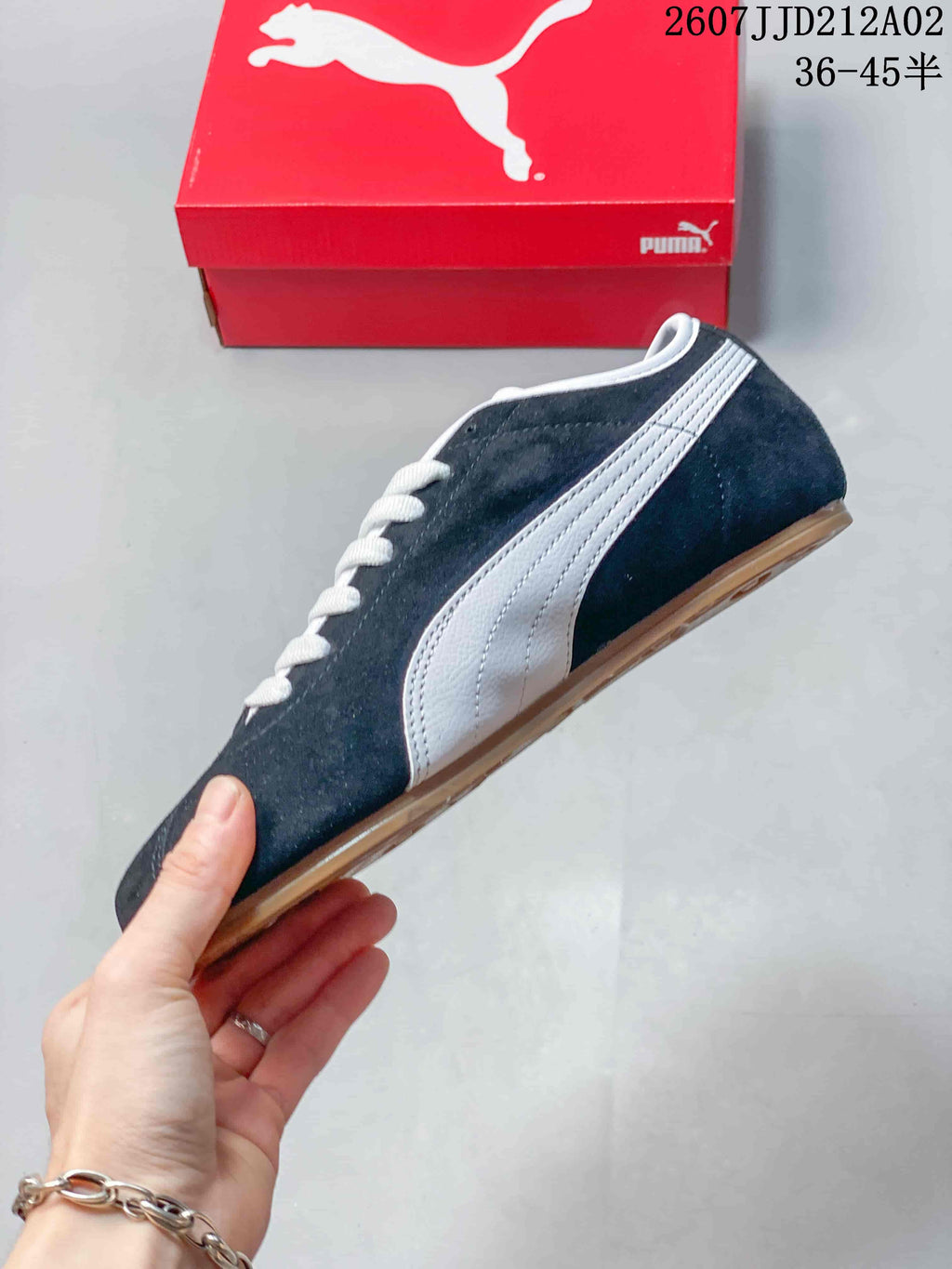 PUMA Tackle Retro Low-Top Sneakers Navy White 404456-02