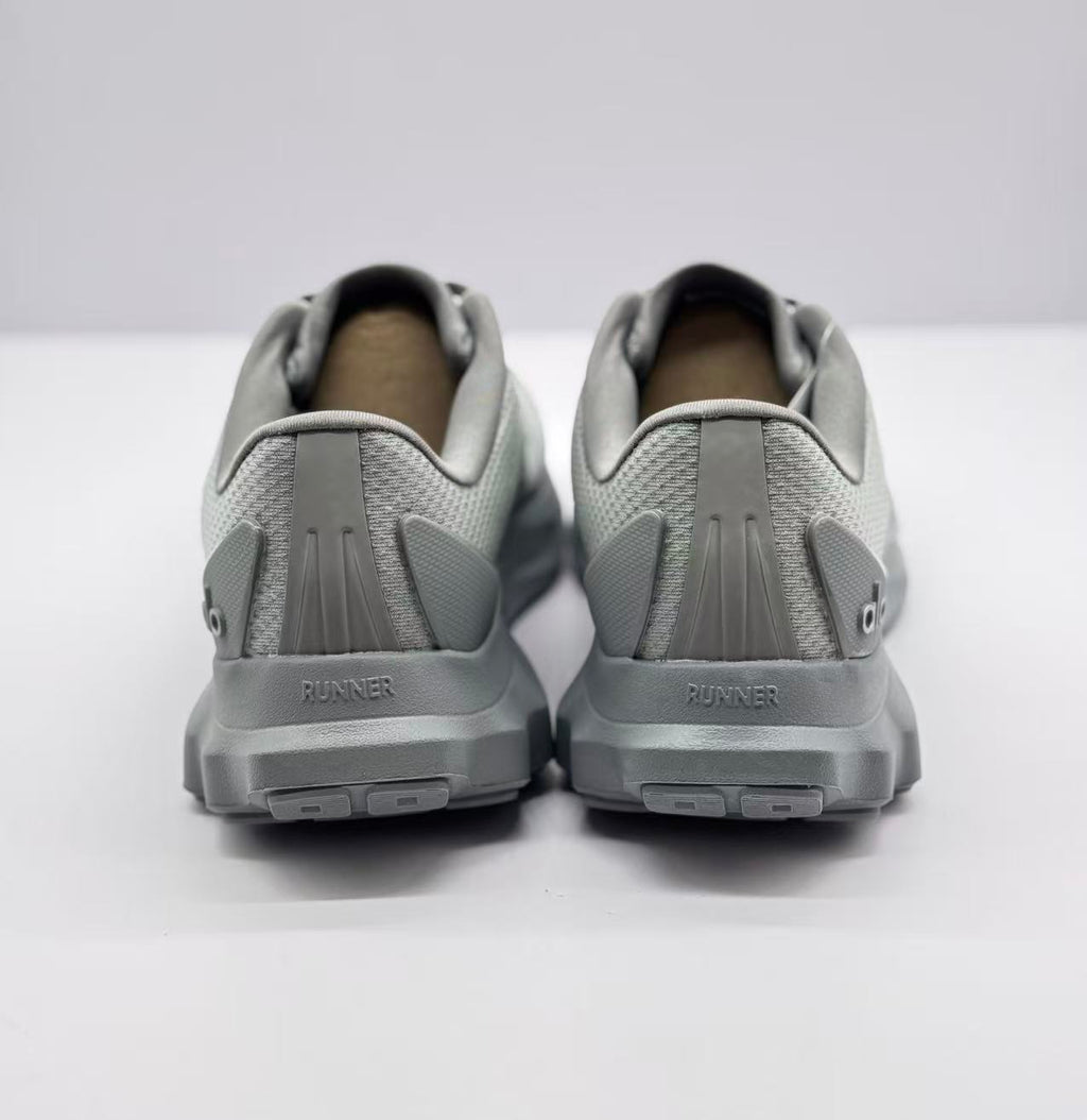 Alo Runner Sneakers Gray