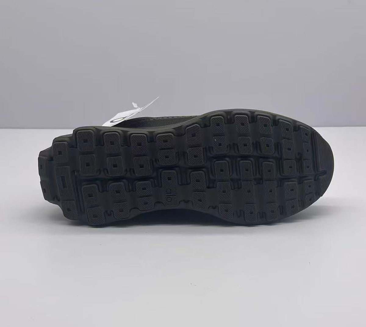 Alo Dark Brown Low-Top Sneakers