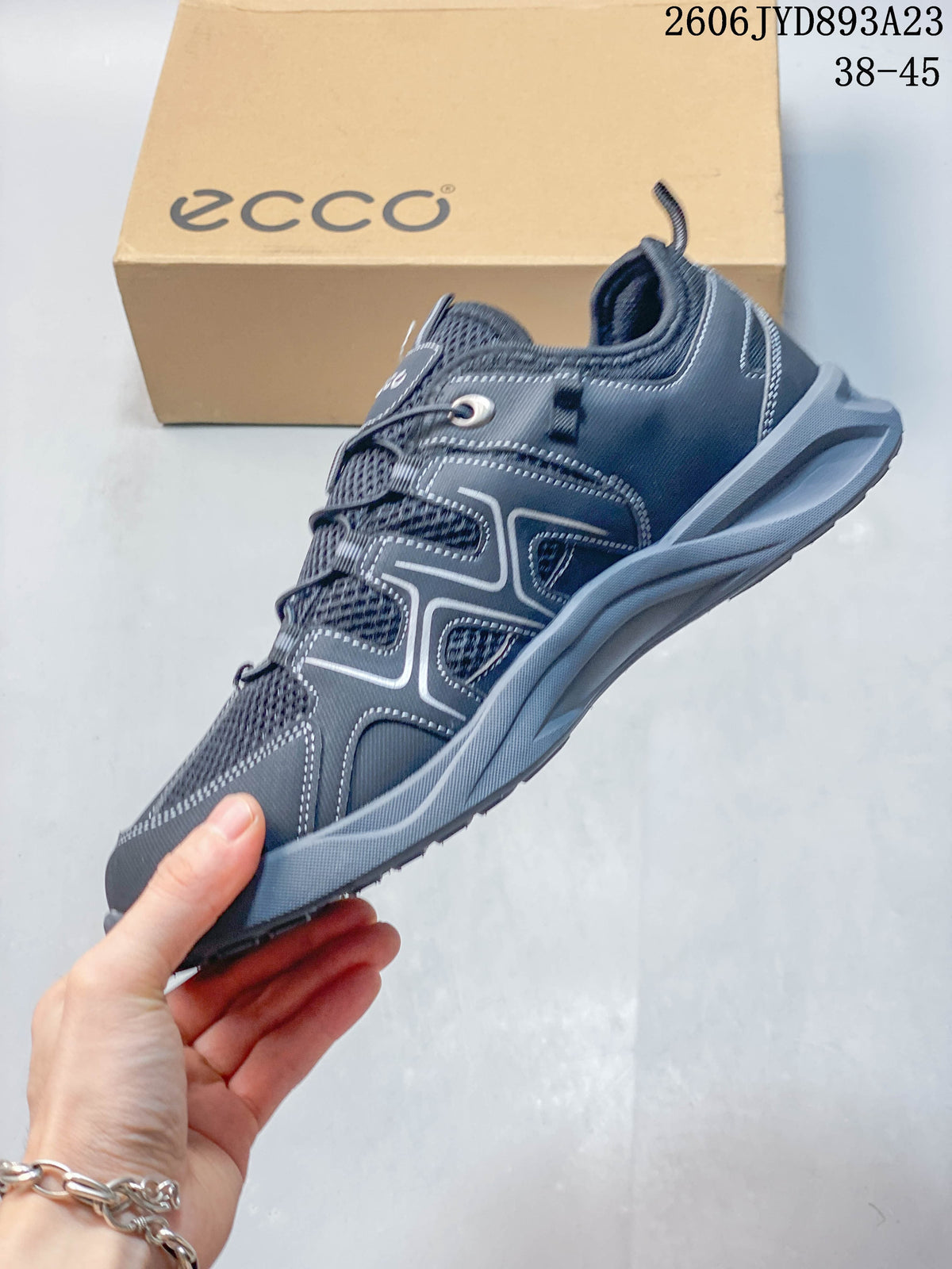 ECCO Sko Series Gray Low-Top Hiking Shoes