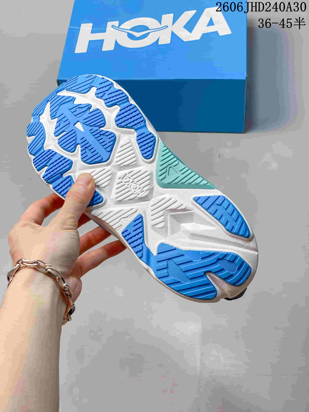 HOKA Arahi 8 Wide Running Shoes in Charcoal and Blue