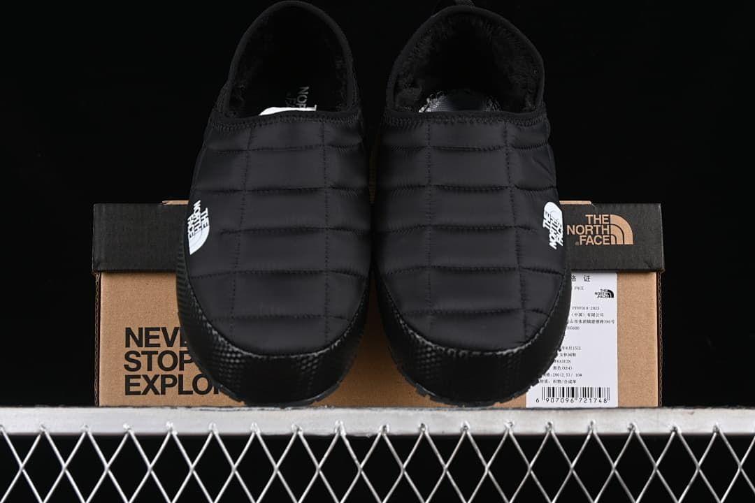 The North Face ThermoBall Traction Mule Black NFOA3UZN-KY4