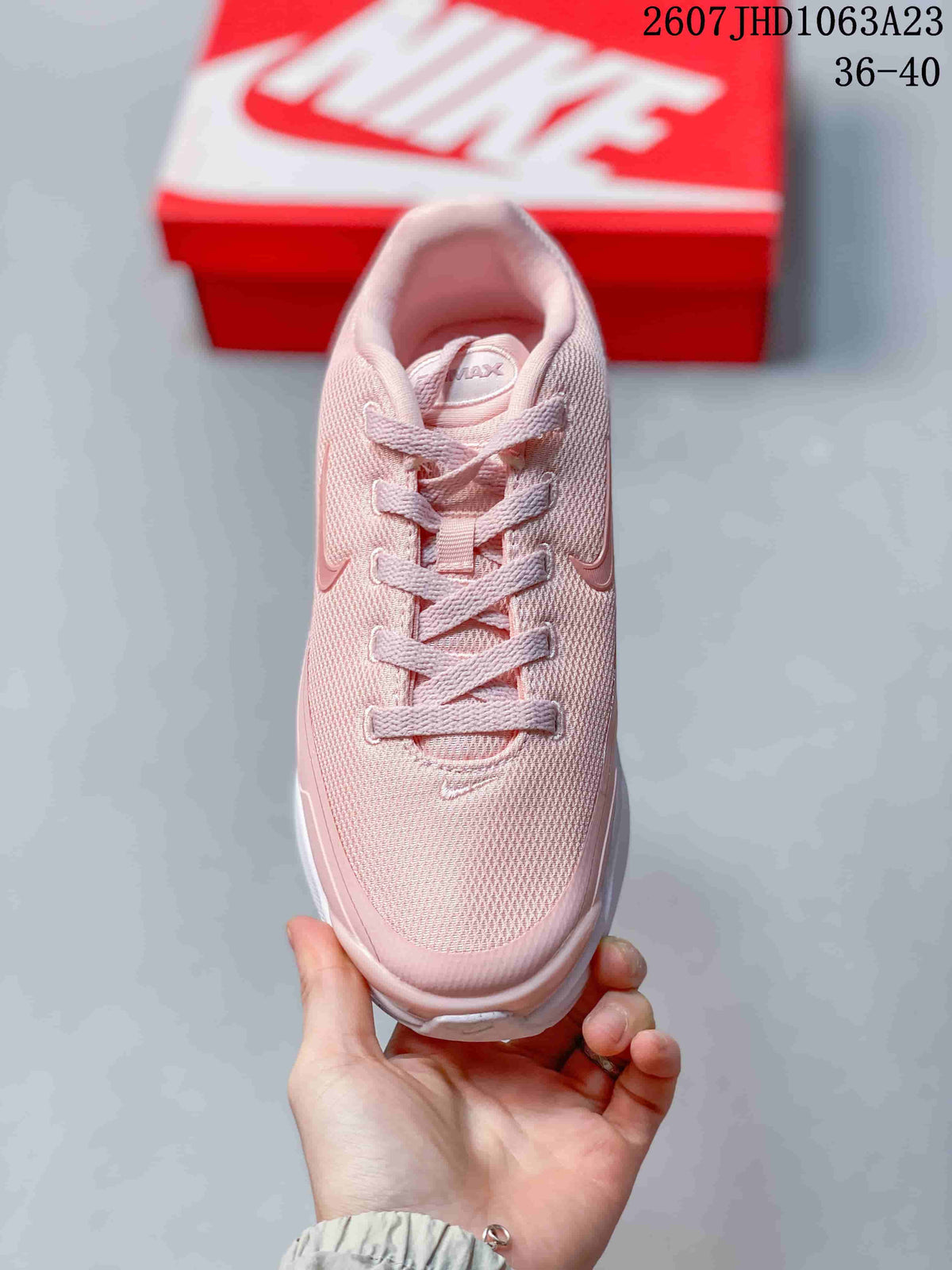 Nike Air Max Viva Low-Top Sneakers Pink