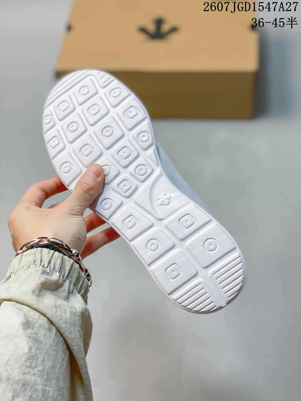 DESCENTE Cron Tempo Canvas Sneakers White and Blue