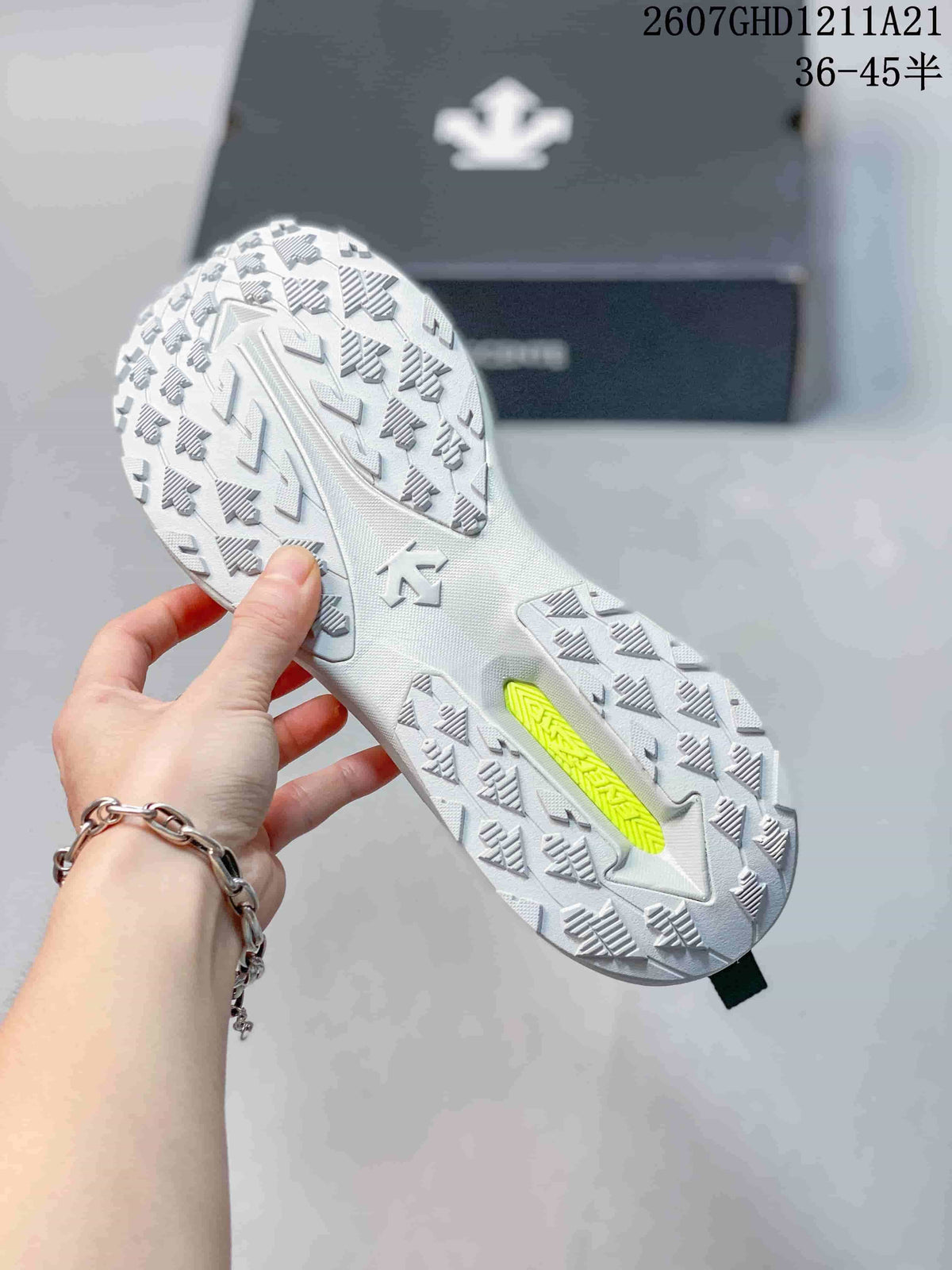 DESCENTE LAVITATE WIRE 3.0 White Gray Sneakers 2607GHD1211A21