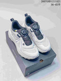 DESCENTE LAVITATE WIRE 3.0 White Gray Sneakers 2607GHD1211A21
