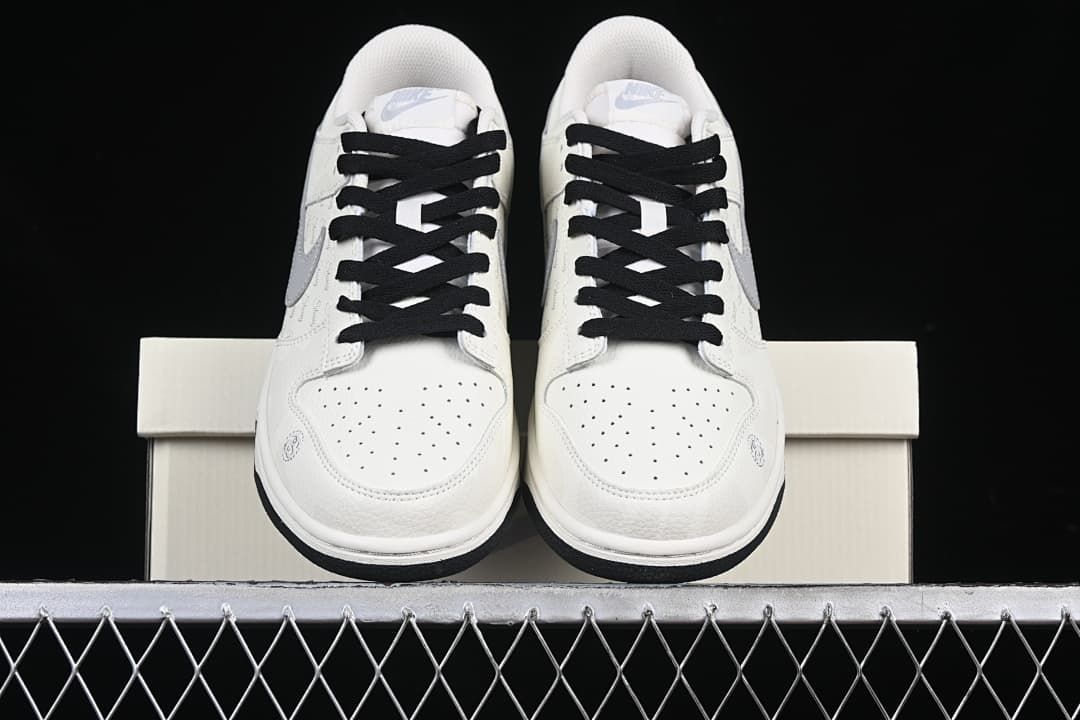 Nike Dunk Low Stüssy White Grey Sneakers DJ2024-054