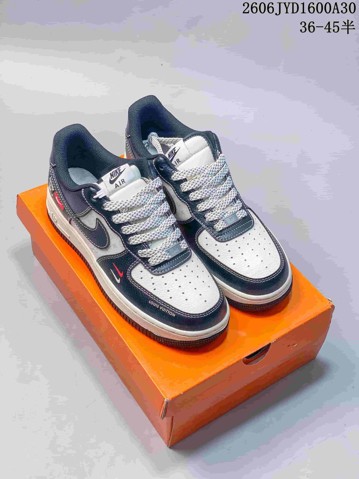 Nike Air Force 1 ’07 Low Sneakers in Navy and White
