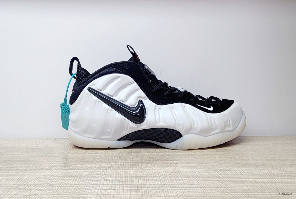 Nike Air Foamposite One White Black Sneakers